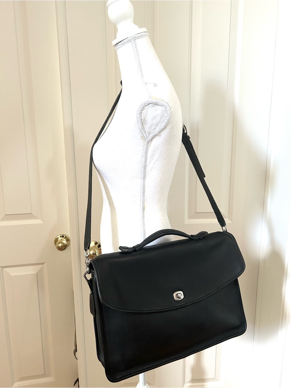 Classic Coach Black Leather Briefcase with Removable Strap EC - Picture 4 of 14